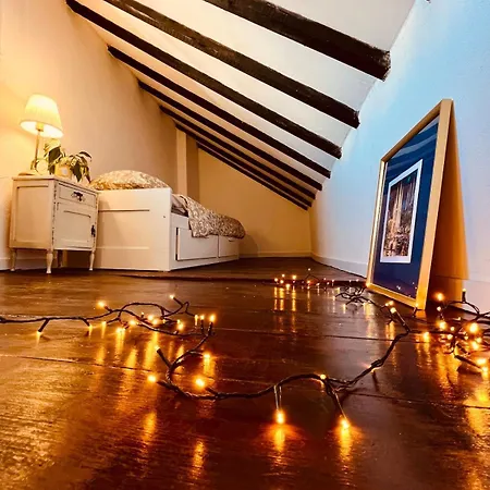 Cozy Near Bairro Alto דירה ליסבון