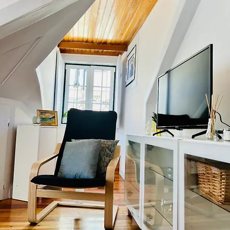 Cozy Near Bairro Alto Apartment