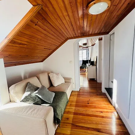 Apartment Cozy Near Bairro Alto Lisbon