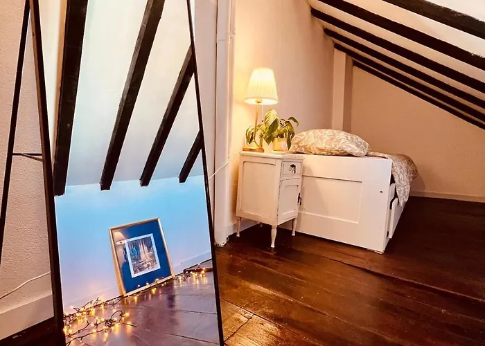 Cozy Near Bairro Alto ליסבון