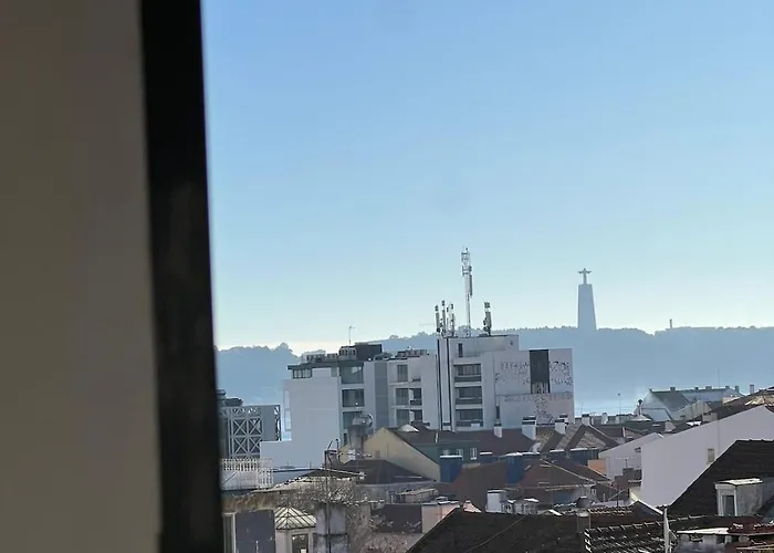 דירה Cozy Near Bairro Alto ליסבון