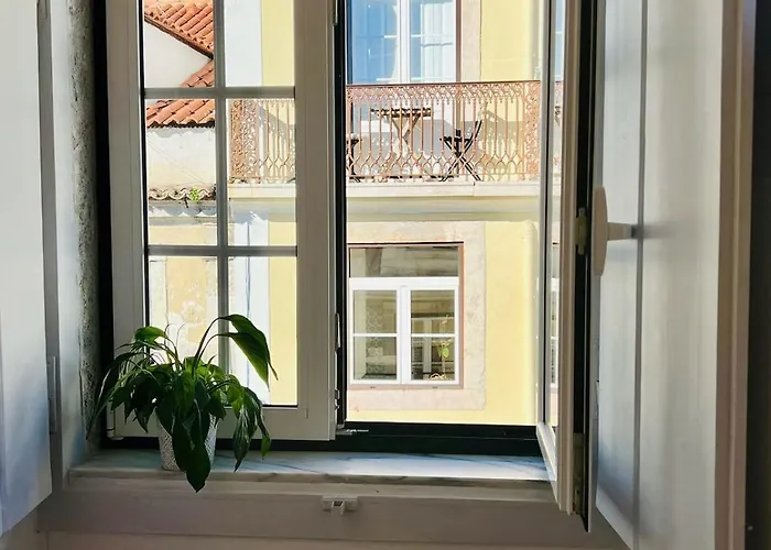 Cozy Near Bairro Alto Apartment *