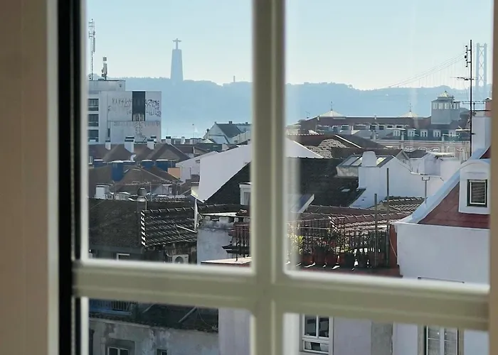 Cozy Near Bairro Alto Apartment Lisbon
