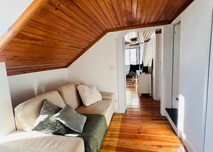 Apartment Cozy Near Bairro Alto Lisbon