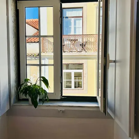 Cozy Near Bairro Alto 公寓 *